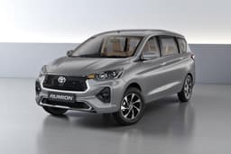 Toyota Rumion Color Enticing Silver